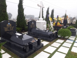 Khu lăng mộ đá hoa cương đơn giản sang trọng trang nghiêm