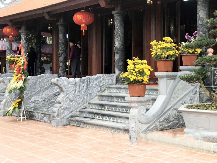 Nhà thờ họ với những hạng mục công trình đá mỹ nghệ hoa văn họa tiết 