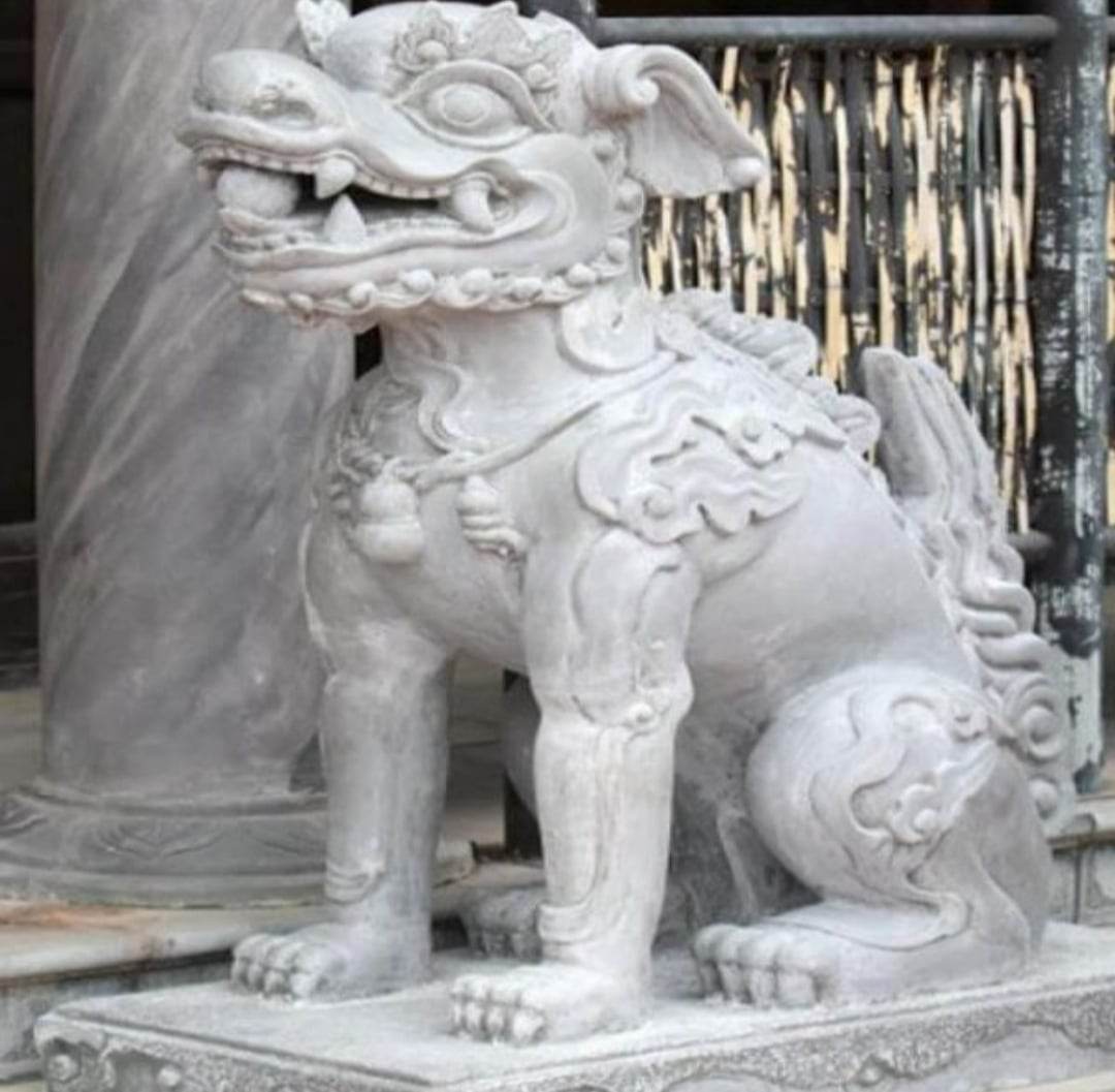 Hình ảnh con nghê đá - sức mạnh quyền uy 