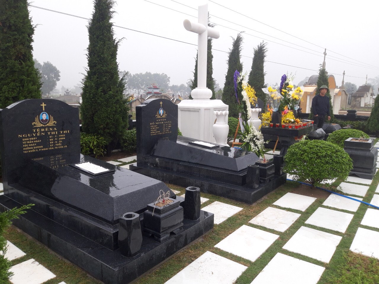 Khu lăng mộ đá hoa cương công giáo đẹp sang trọng 