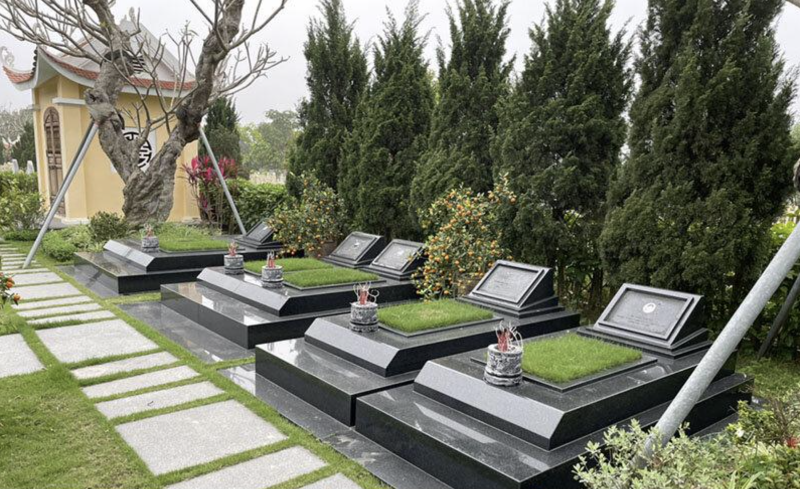 Khu lăng mộ đá kiến trúc hiện đại, đơn giản 