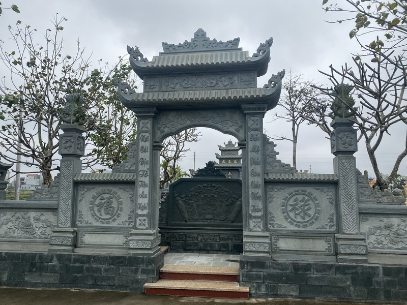 Xưởng Đá mỹ nghệ Hoàng Đông là đơn vị nhận thi công toàn bộ khu lăng mộ đá đẹp