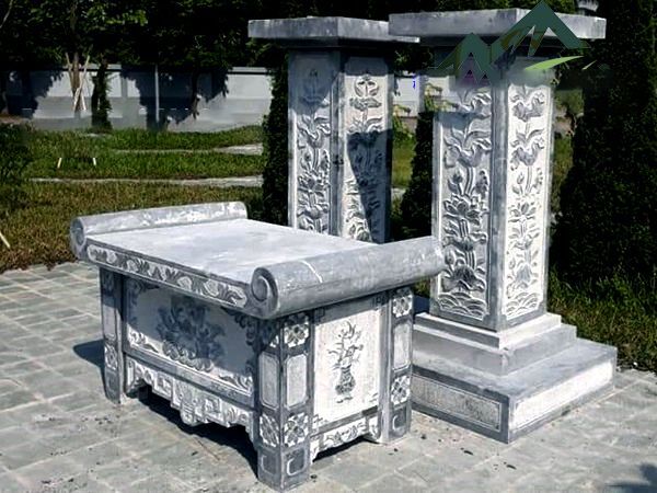 Mẫu bàn lễ đá hoạ tiết hoa sen chuẩn phong thuỷ 