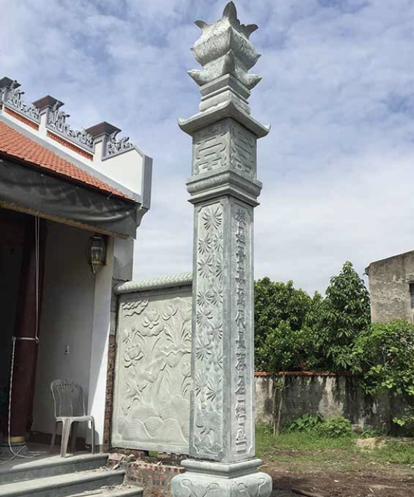 Mẫu cột đá đồng điêu khắc sắc nét nổi bật 