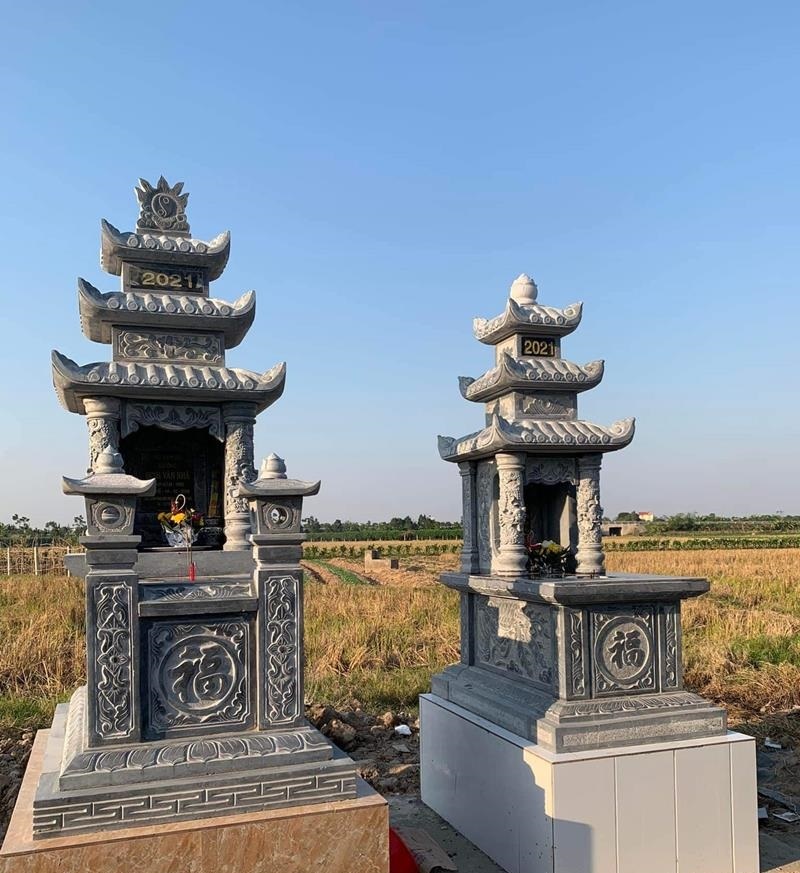 Hiện nay mộ đá có mái che bao gồm: mộ đá 1 mái, 2 mái, 3 mái