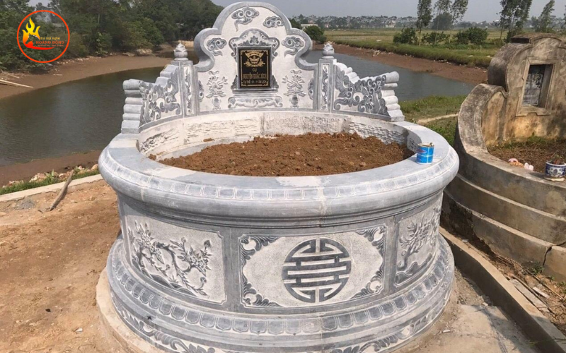 Mẫu lăng mộ đá hình tròn được chế tác tỉ mỉ 