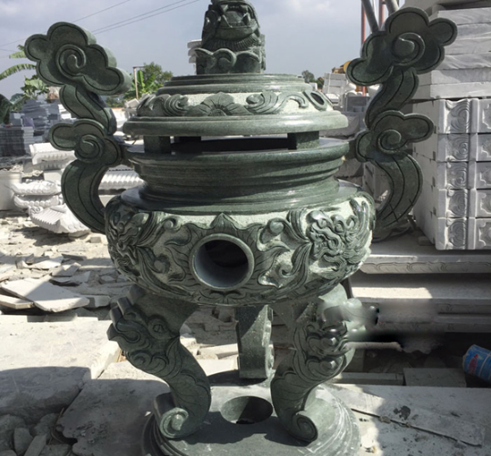 Mẫu lư hương đá xanh rêu chất lượng cao cấp 