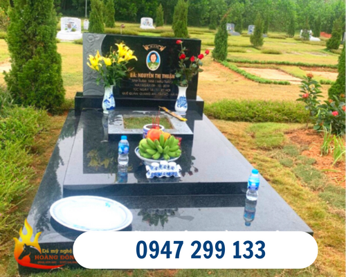Mẫu mộ đá hoa cương đen tuyền sang trọng 