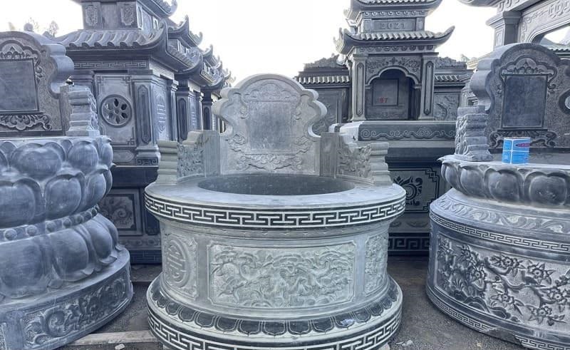 mộ đá nguyên khối Ninh Bình số 6 Mộ đá tròn nguyên khối là mẫu mộ được thiết kế để hấp thụ được tối đa kim khí