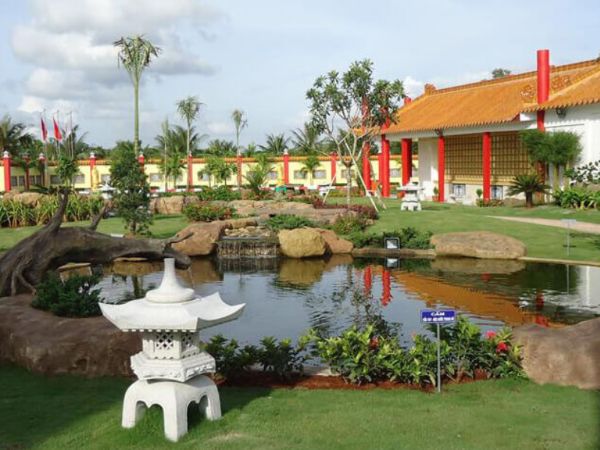 Khu lăng mộ đẹp tại Sơn Trang Tiên Cảnh Tây Ninh 